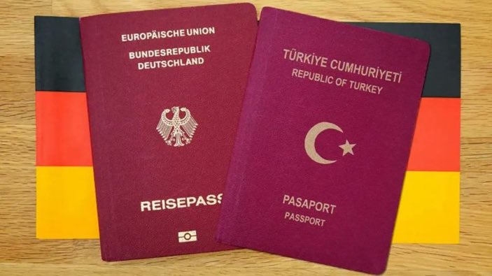 DevreHaber's tweet photo. #SonDakika |Almanya Federal Meclisi, vatandaşlığa geçişin kolaylaştırılmasını ve çifte vatandaşlık yolunun açılmasını içeren yasayı onayladı. https://t.co/pQ4esBOfWo