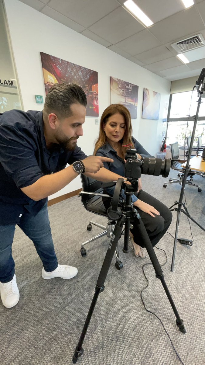 مساء الخير من #دبي و تدريب إعلامي مع <a href="/motahaditha/">مُتحدث|ة</a> لقيادات إحدى الشركات الاستشارية في المنطقة. 🎥 🎞️