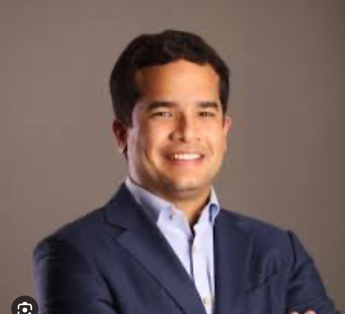 VinicioSenador's tweet photo. Alguien vió o escuchó alguna objeción del Diputado Omar Fernández contra nueva ley DNI por inconstitucional como ahora dice la FUPU ? Estaba presente en la cámara cuando fué aprobada ? Votó en contra o a favor? https://t.co/hbrIkcCyxy
