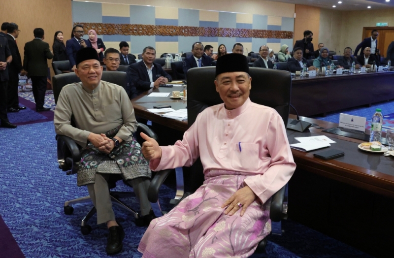 1. The <a href="/SabahInfo/">Sabah Information</a> government will continue working with the federal government in implementing various initiatives to improve electricity supply in the state, Chief Minister Datuk Seri Hajiji Noor said.

🧵

✍️📸Bernama