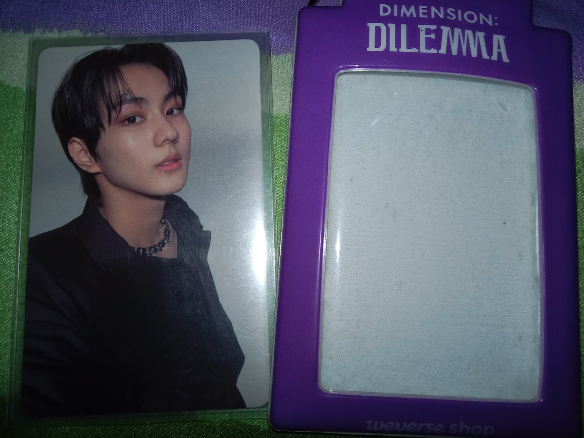 yanieryf's tweet photo. wts lfb ph #yaniesales

 ~enhypen photocard! decluttering sale⭐ jungwon photocard with free d:d pc holder

STEAL PRICE!!

150 pesos 
•mint condition
• onhand
 🚚: jnt
 💳: gcash

reply/dm mine to claim !
jungwon photocard pc https://t.co/ZBGmEsAXx6