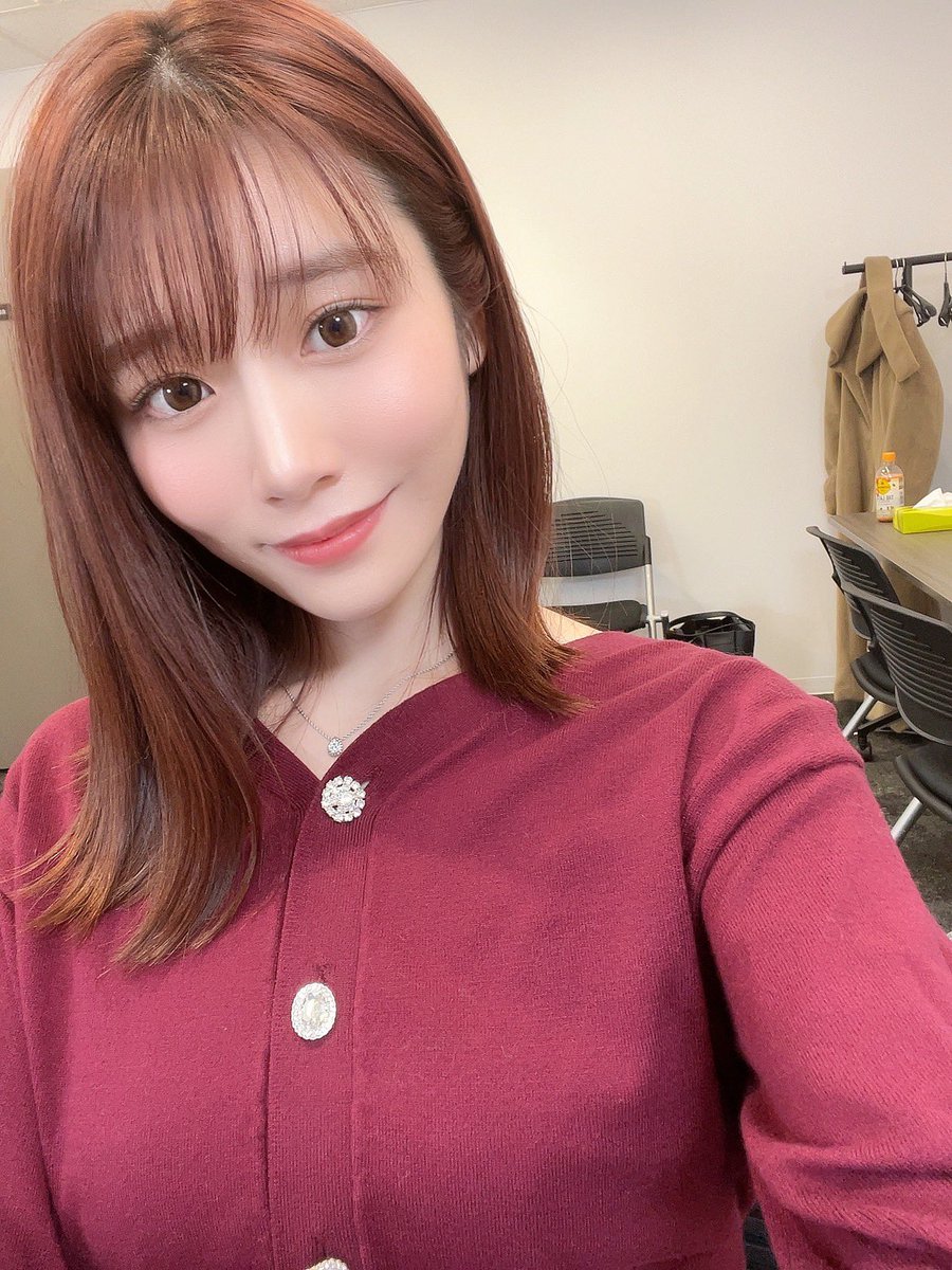 オンラインイベント見てくださり
ありがとうございました🤍

楽しんで頂けましたか？？🙏🏻´-

いつも終わったあと
喋りすぎちゃったかなとか
大丈夫だったかなーって
1人反省会を繰り広げてます😂😂笑

来月は2月27日発売の写真集
オンラインイベントがありますので
ぜひそちらにも参加してみてね🤎 https://t.co/Gpixp800iZ