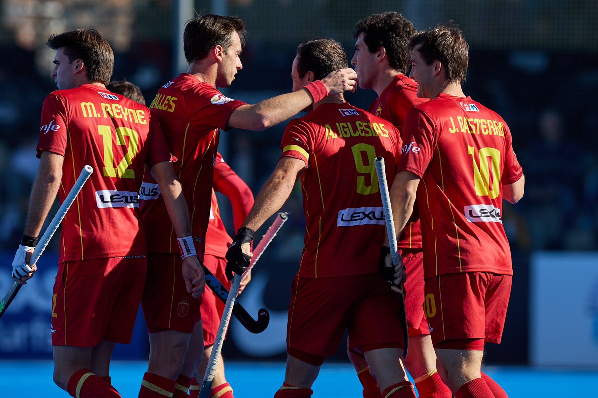 COE_es's tweet photo. 🤩 ¡Los #RedSticks logran su billete para @Paris2024!

🇪🇸✅🏑 La selección masculina de hockey vence en las semifinales del Pre Olímpico ante Irlanda y consigue la plaza para los Juegos Olímpicos.

ESP 🇪🇸 2️⃣ - 0️⃣ 🇮🇪 IRL

❤️ ¡Enhorabuena, @rfe_hockey! https://t.co/jox9aqZfHF
