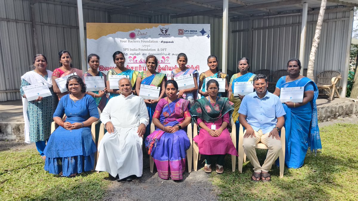 spsindiatweets's tweet photo. Self - Sustainable Livelihood Training @ Yercaud
(Completion of the training for the first batch and beginning of the training for the second batch.)
13 women entrepreneurs are created. All the best for the success.
#spsindiafoundation
#STDi
#theretreatdonbosco
#yercaud
#DFT https://t.co/ScwJ0bCOkT
