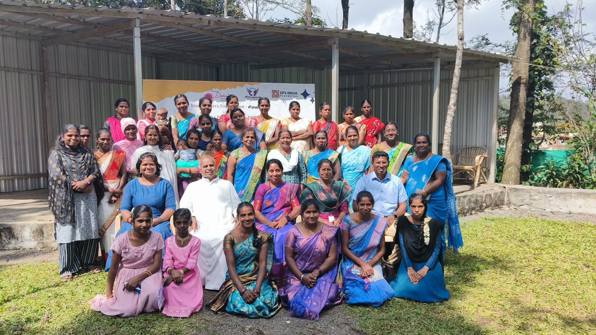 spsindiatweets's tweet photo. Self - Sustainable Livelihood Training @ Yercaud
(Completion of the training for the first batch and beginning of the training for the second batch.)
13 women entrepreneurs are created. All the best for the success.
#spsindiafoundation
#STDi
#theretreatdonbosco
#yercaud
#DFT https://t.co/ScwJ0bCOkT