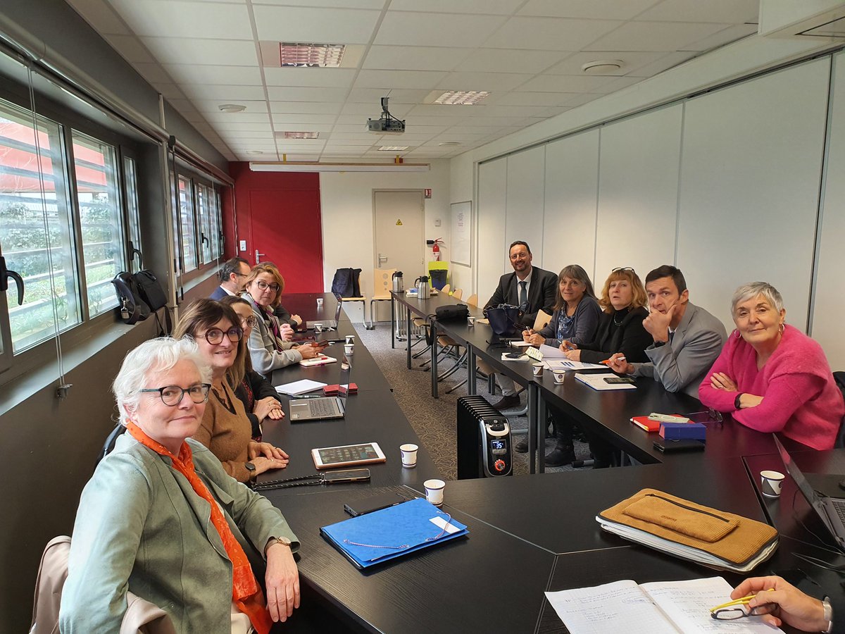 snpdenNice's tweet photo. 19/01/2024 au collège Victor de Vidauban. Reunion du Bureau Départemental du Var. Echanges sur l'évolution  de nos rémunérations et sur la préparation de rentrée 2024 avec la mise en place du choc des savoirs en college et la poursuite de la voie professionnelle en LP https://t.co/eyjv9geQvE