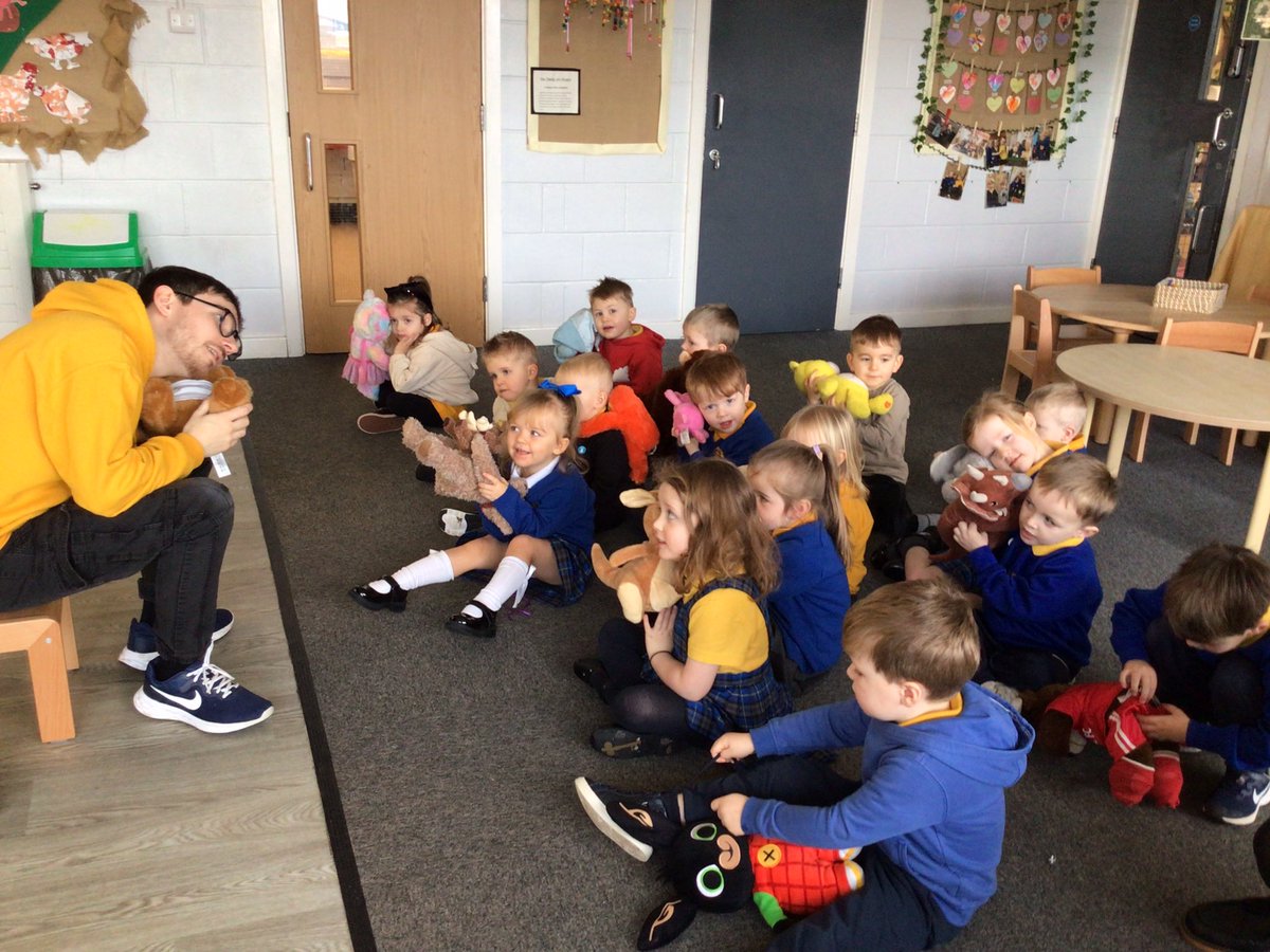The children have enjoyed a visit from Rhesus Rangers today. We learnt all about how to help our friends and family if they are hurt. In an emergency, we learnt how to call 999 and ask for help. Well done pre-school.