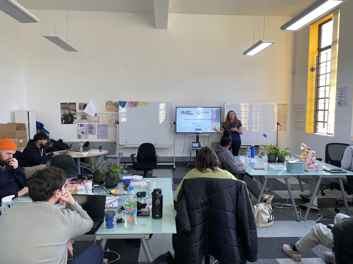 On Wednesday our education lead @louiseaukland visited @FBeyondBorders Manchester HQ to deliver some staff training on neuroscience in relation to football. Thanks for a great session!