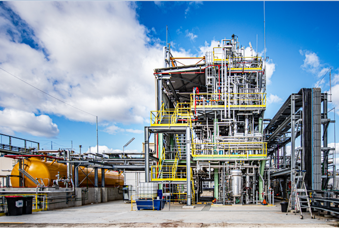 PrefAquitaine33's tweet photo. #Industrie🧑🏭| Le préfet Étienne GUYOT assiste à l'inauguration du démonstrateur industriel #BioButterfly sur le site @Michelin à Bassens
➡ Un projet de production de butadiène (composant des pneumatiques) à partir d’éthanol biosourcé soutenu par l'@ademe_NA à hauteur de 14,7M€ https://t.co/BDxbg8n7Ie