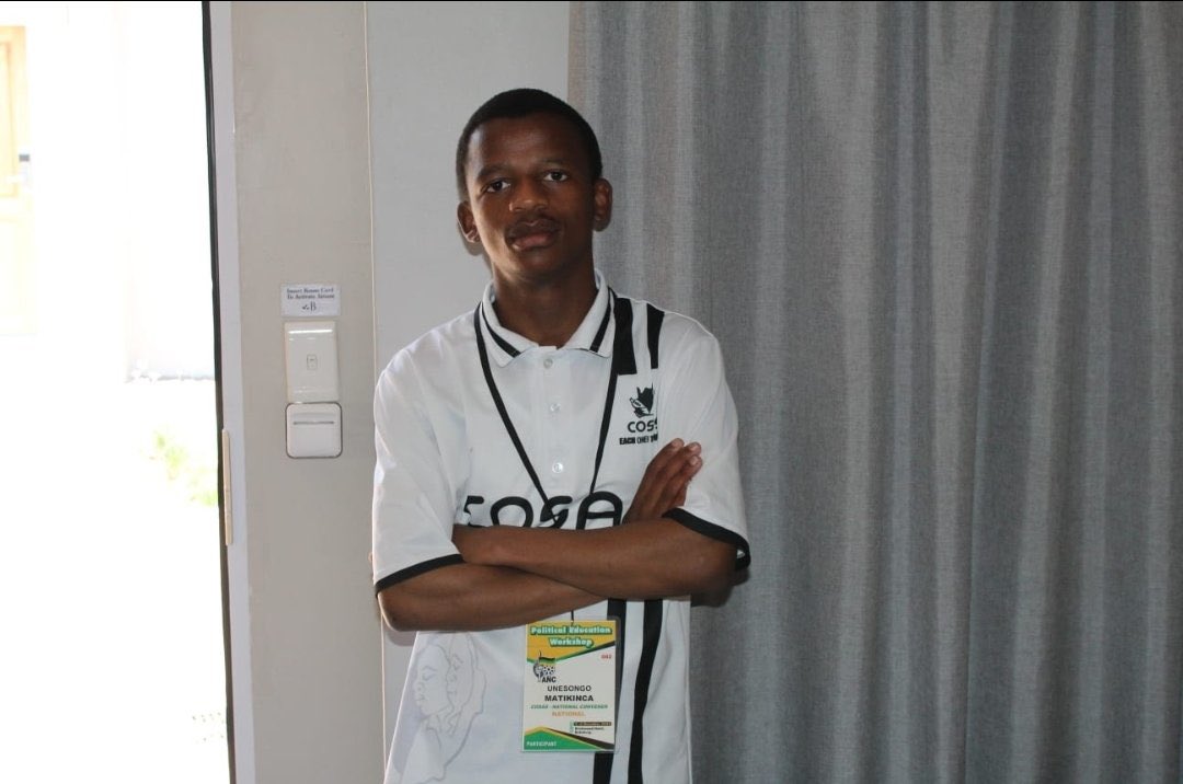 Congratulations to the National Converner of COSAS NTT Unesongo Mtikinca for passing his grade 12 with 8 distinctions. 

#ChantAndPass