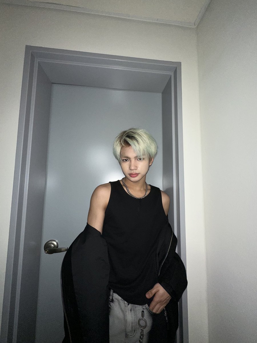 HORI7ON_twt's tweet photo. #HORI7ON #호라이즌 #JEROMY #제로미 https://t.co/r85Ht76Z5G
