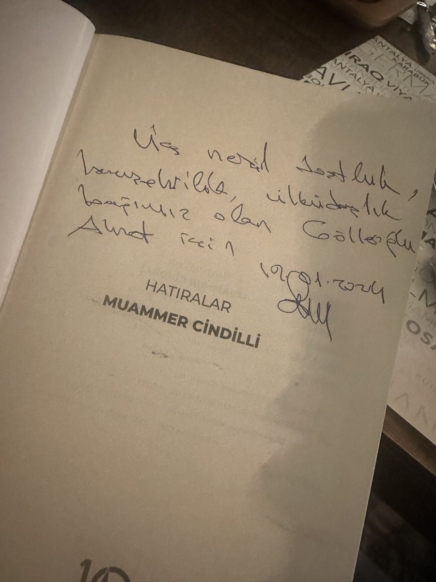 AhmetGolleroglu's tweet photo. Ata dede dostu sevgili Muammer Cindilli ağabeyim hatıratlarının yer aldığı kitabı hediye ettiiler. Kendilerine teşekkür ediyorum https://t.co/GNnCoDpGiK