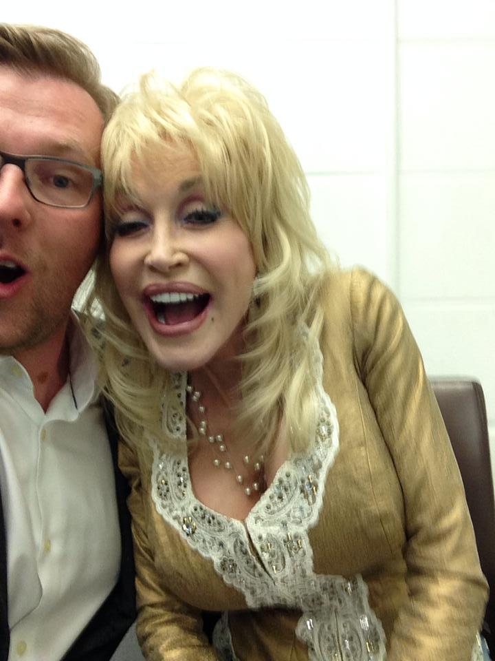 Happy birthday to the glorious Dolly Parton who makes life sing. Her Imagination Library has given away 224 MILLION books. #IWillAlwaysLoveYou