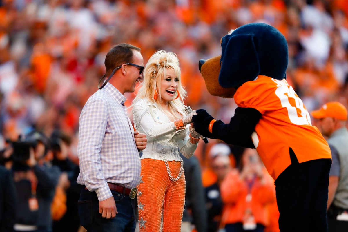 Vol_Football's tweet photo. Happy Birthday to Tennessee royalty, the legend herself, @DollyParton 👑🧡 https://t.co/Se4J0WVLrg