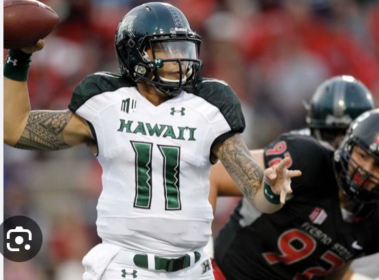 HonorFaalave's tweet photo. Viia Le Atua! God is good! After a great conversation with @CoachTimmyChang and Uncle Suka I’m blessed to have received my 4th D1 offer from the University of Hawaii! #AG2G #Faalave💪🏼 #Choohoo 🤙 https://t.co/ZZ2hQR18TV
