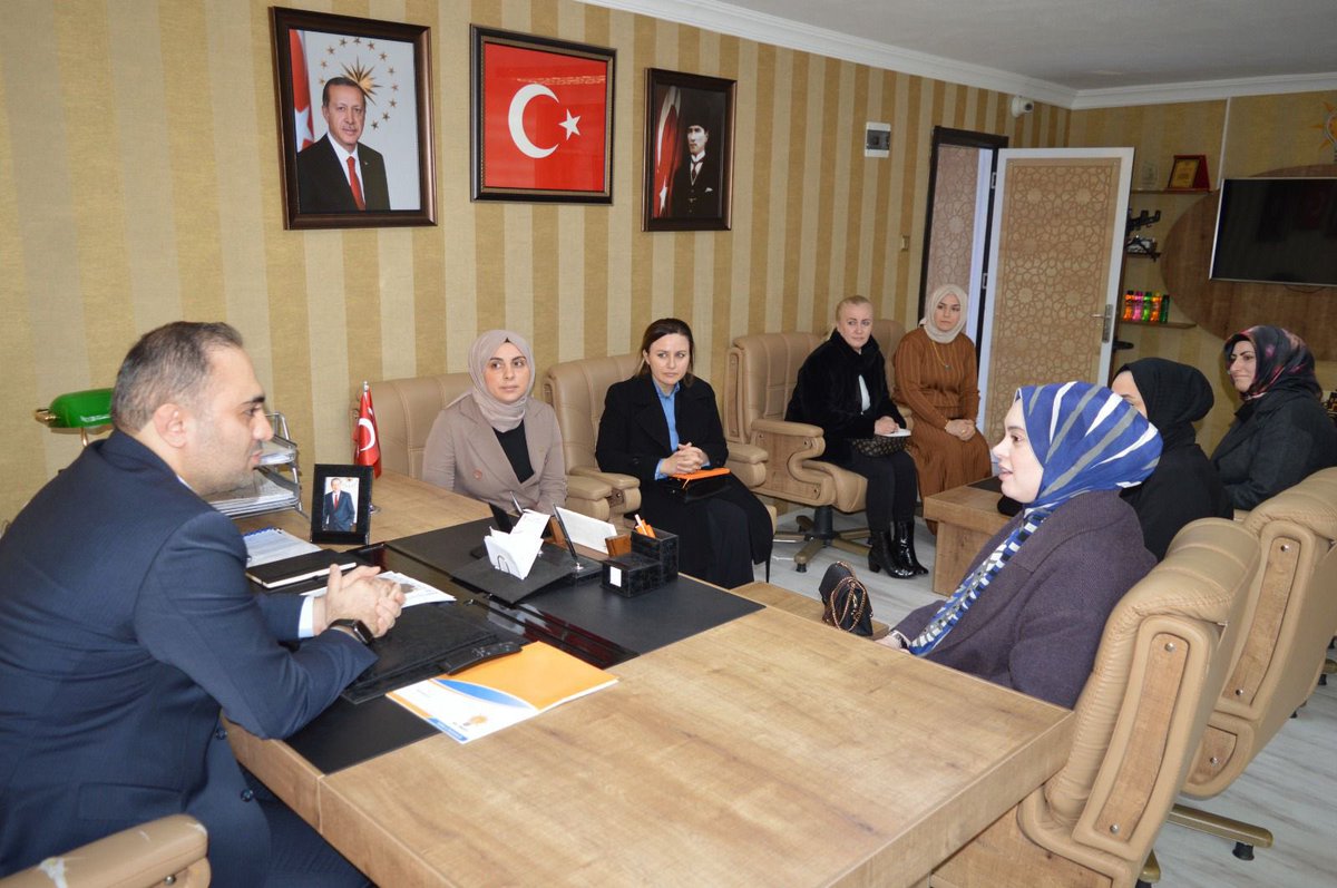 akkadinbursa's tweet photo. Başkanımız İmren Çavuşoğlu ve Başkan Yardımcılarımız Orhangazi İlçe Kadın Kolları Başkanımız Elif Kurtuldu ile birlikte Orhangazi İlçe Başkanımız Gökhan Ulusu’yu ziyaret ettiler. https://t.co/B16KP3fMLK