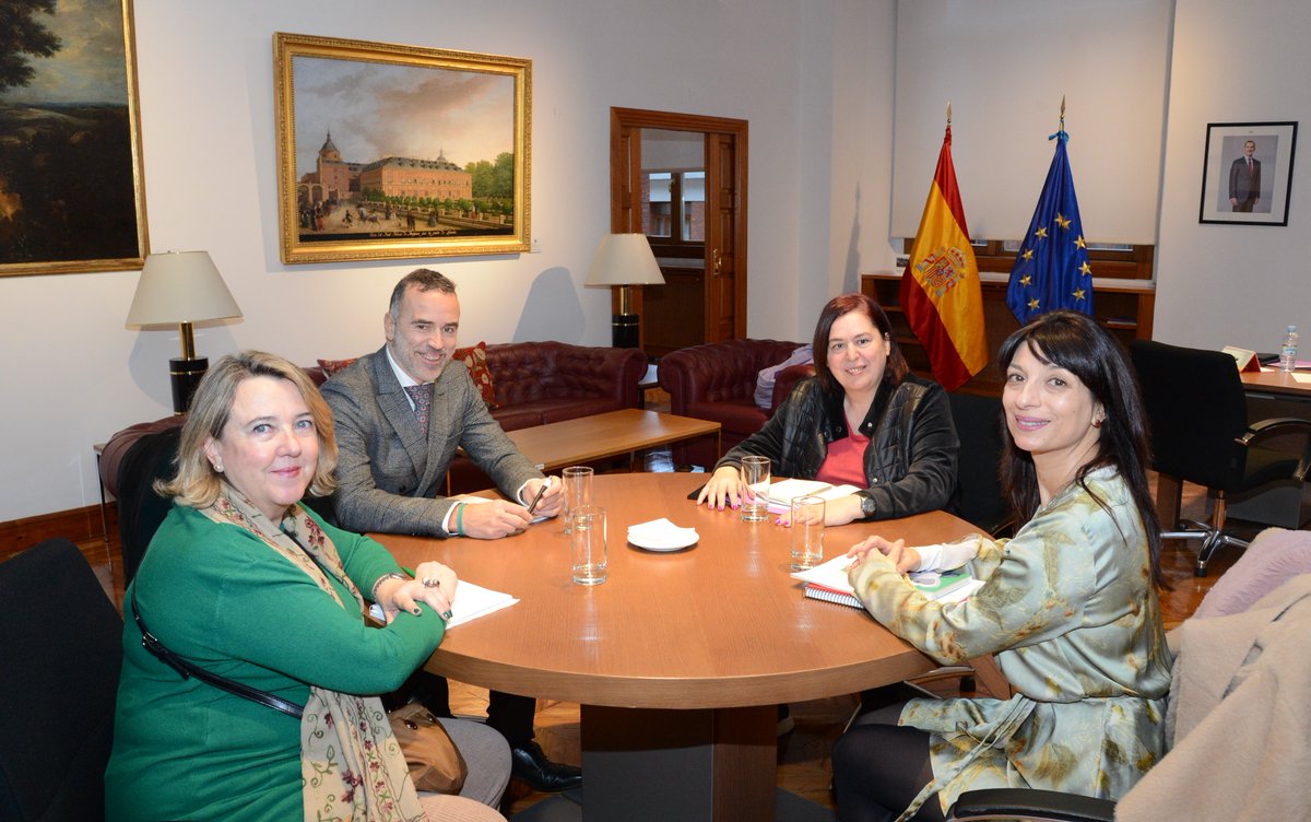 🤝La secretaria de Estado de Agricultura y Alimentación, <a href="/BegoaBernal/">Begoña García Bernal</a>, se ha reunido con el equipo directivo del Centro Nacional de Tecnología y Seguridad Alimentaria (CNTA).

🔗mapa.gob.es/es/prensa/ulti…