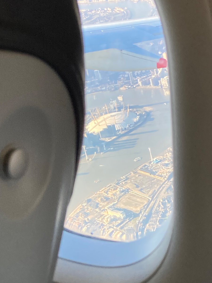 #wingfriday on the approach into <a href="/HeathrowAirport/">Heathrow Airport</a>