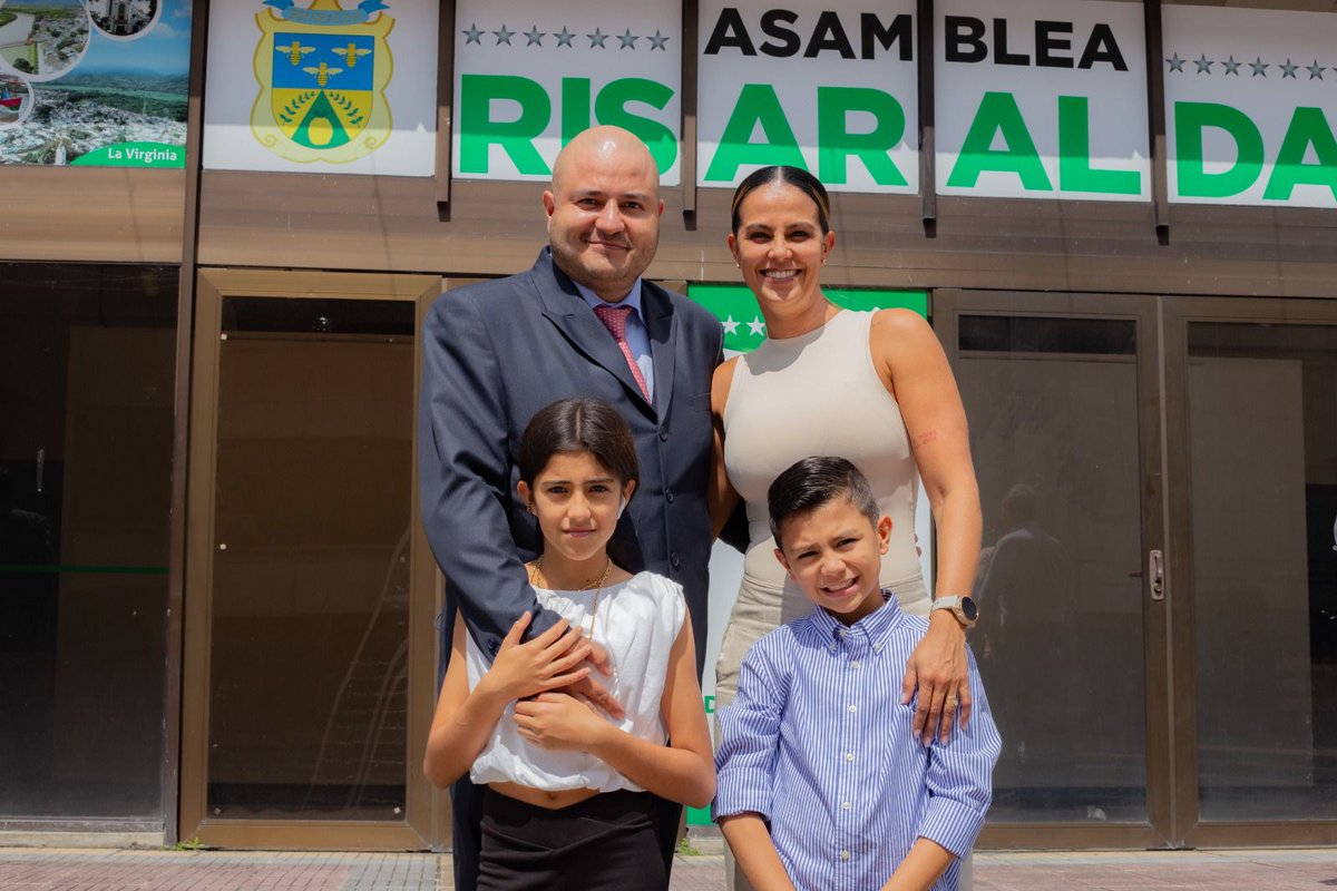 JaimeDuqueG's tweet photo. Inicio este año como presidente de la @AsambleaRda, con muchos retos que asumo con amor y compromiso. 
Gracias a Dios, a mi familia y a mi equipo, por tanto apoyo para hacer posible este sueño de ser #eldiputadodetodos https://t.co/EWMgHs2w67