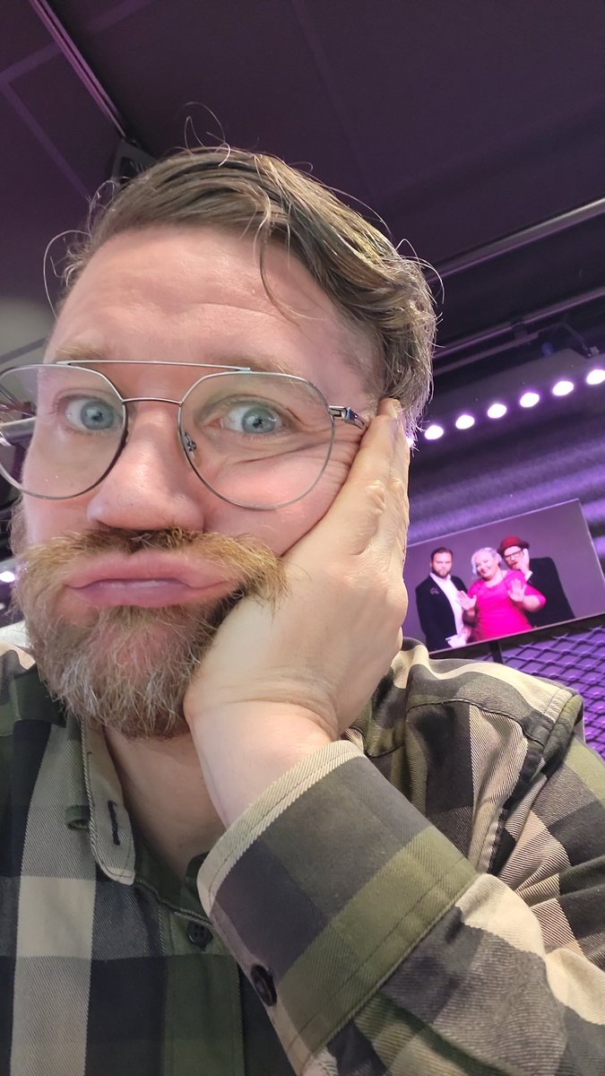 putki's tweet image. Joskus perjantain iltapäivätunnit mataa....#perjantai #akti