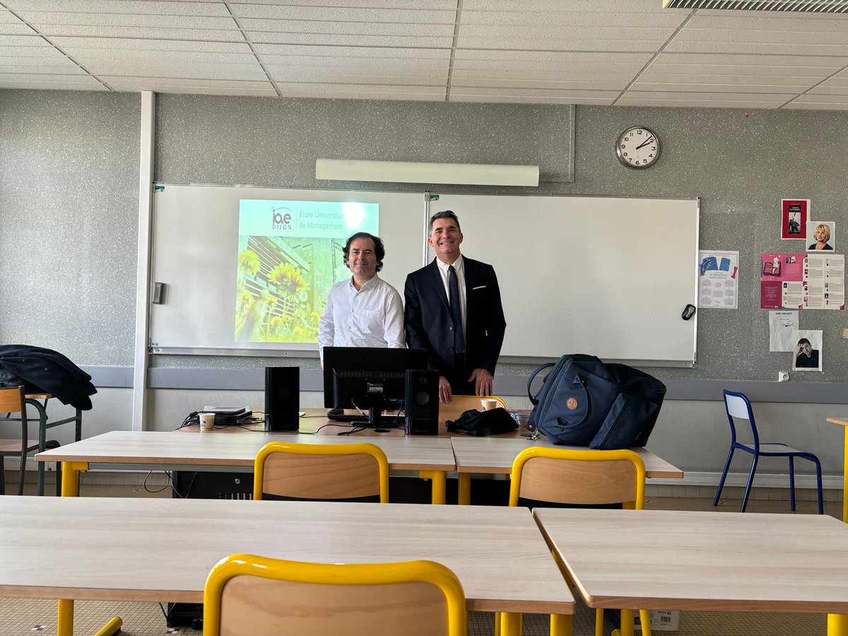Nous sommes aujourd'hui au lycée Montchapet de Dijon pour les ateliers de l'orientation afin de présenter nos formations aux élèves de première et terminale 🙂
#orientation #étudessupérieures #parcoursup #licencegestion #management