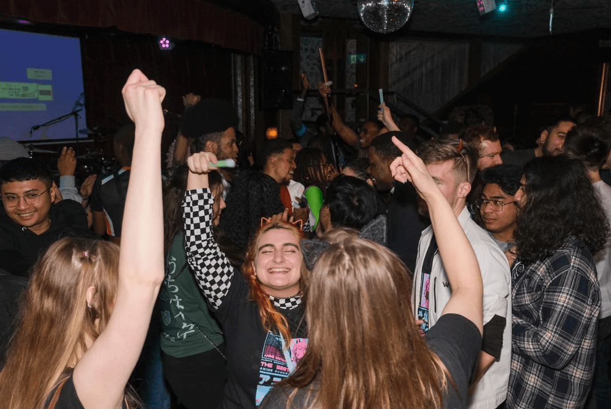 Shoobsonline's tweet photo. A Y2K-theme motive👉Anime District turns 2!

Stay 'till late for a free 1 hour on arcade games including a 10 player race track🤩🎉 Party to 00s anime anthems with a live DJ, plus cosplay, merch, games, &amp; more!

🎂for @animedistrictuk &amp; @Knwany

🎟️https://t.co/oZhqTqSk1Z https://t.co/J3TRKrPaIQ