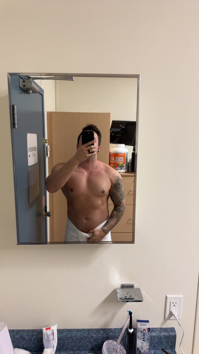 dilldoinker's tweet image. Time to go in to my “focus on me” era.