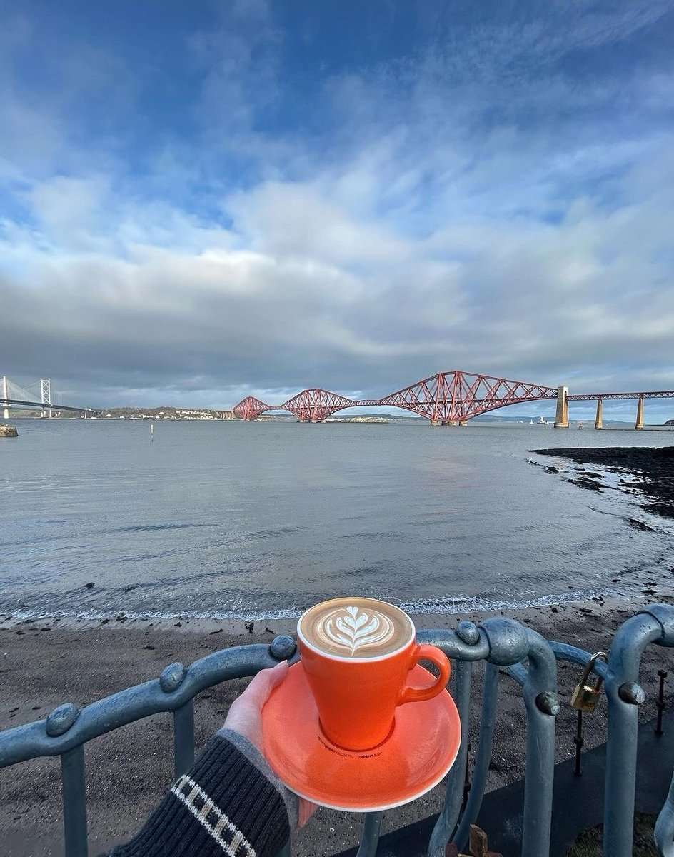 greatcoffeehcc's tweet photo. 𝑰𝒇 𝒚𝒐𝒖’𝒓𝒆 𝒘𝒂𝒊𝒕𝒊𝒏𝒈 𝒇𝒐𝒓 𝒂 𝒔𝒊𝒈𝒏 𝒕𝒐 𝒉𝒂𝒗𝒆 𝒂𝒏𝒐𝒕𝒉𝒆𝒓 𝒄𝒐𝒇𝒇𝒆𝒆, 𝒕𝒉𝒊𝒔 𝒊𝒔 𝒊𝒕! 😘
Love this snap from the Manna House in South Queensferry
🧡 Henry’s Coffee
#coffee #coffeelover #coffeetime #coffeecoffeecoffee #delicious #beans #coffeescene https://t.co/6BXfDhsUhJ