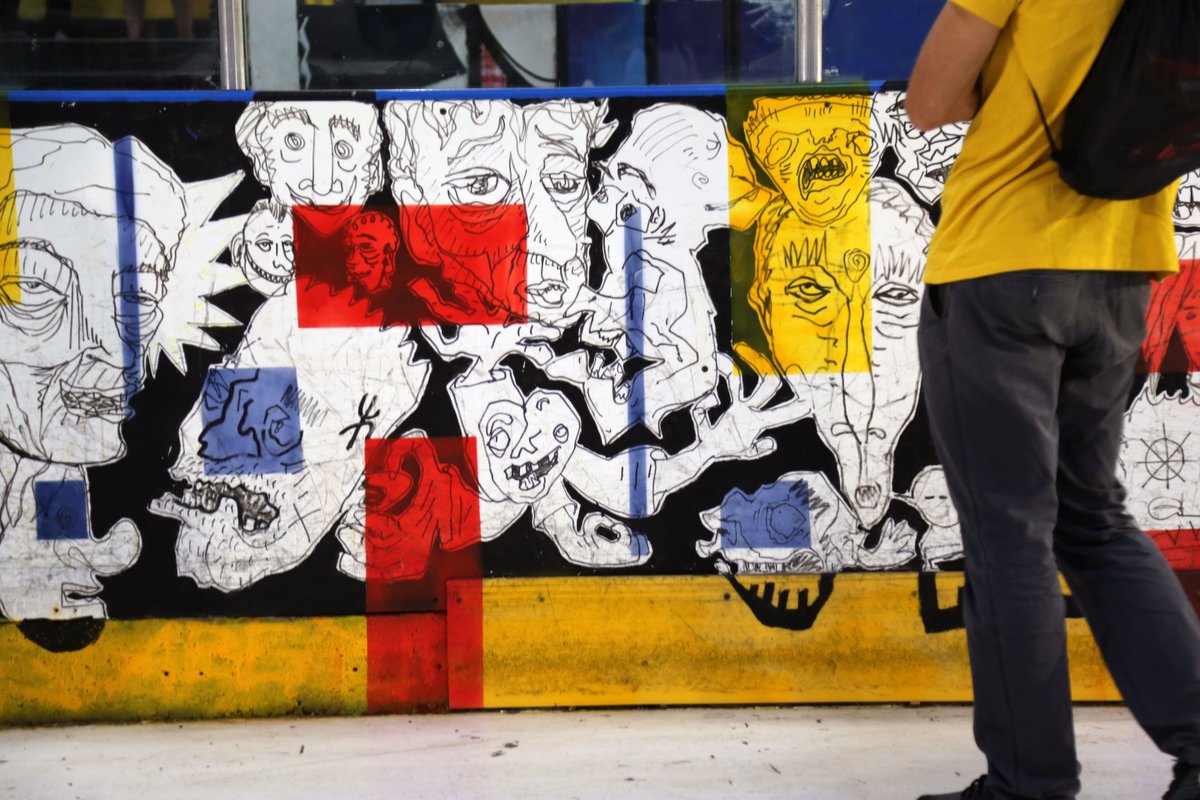 CergyPontoise95's tweet image. Elle vous avait manqué ? La #peintinoire fait son grand retour samedi 27/01 !  🤩✨ Inaugurée en septembre lors de #CergySoit, elle vous rouvre ses portes de 13h à 19h. 🙌

📍 Venez admirer le travail des artistes d'#ArtOsons dans le Grand Centre de la @VilledeCergy ! 🔥💯