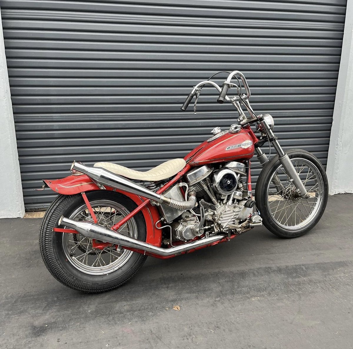 LowbrowCustoms's tweet photo. Beautiful Panhead named “Lady Bug” from @steels21. Just a full of class. #chopshit #panheadsforever #panheadchopper #choppershit #buildsomething #chopitbuilditrideit #rideeverything https://t.co/xe6ojOulZ8