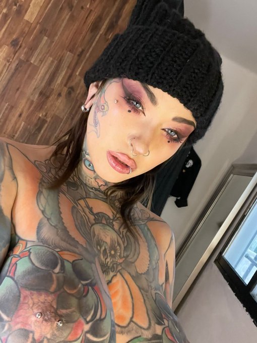 Join my naughty page for just 3,75$ and watch me bring fucked ;)   https://t.co/DWFHhlzVGD https://t