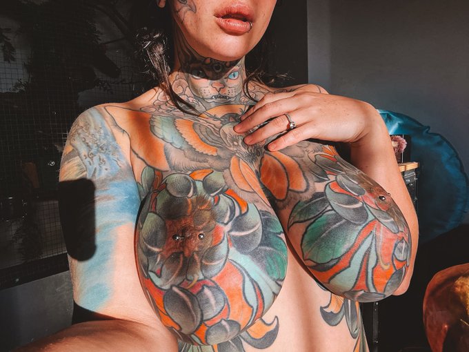 Join my naughty page for just 3,75$ and watch me bring fucked ;)   https://t.co/DWFHhlzVGD https://t