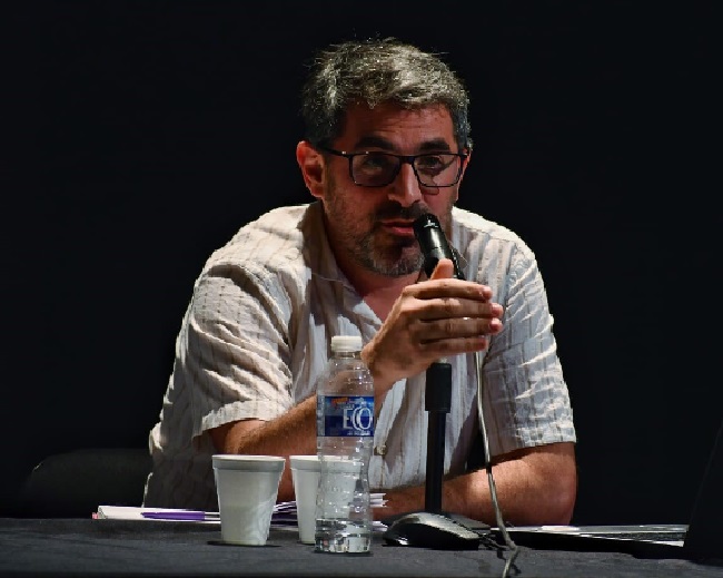 En tiempos que el arte y la salud mental se encuentran bajo ataque, el director de teatro <a href="/AlanRobinsonOk/">Alan Robinson</a>  analiza, propone y abre el debate en estos temas. 

👉 elcaleidoscopiodelucy.com/directores-de-…