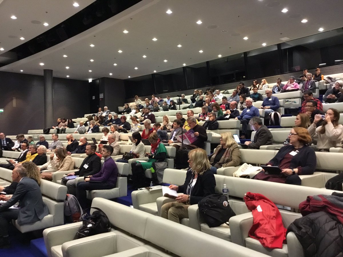 Deux jours de conférences, tables rondes, d'ateliers et d'échanges sur les enjeux de l'#IA avec la participation de 5 Ministères de l'éducation, 🇫🇷🇸🇮🇮🇹🇮🇪🇱🇺.
Opportunités et risques, outils open source et retours d'expérience autour de valeurs européennes communes.
<a href="/EUErasmusPlus/">Erasmus+</a>