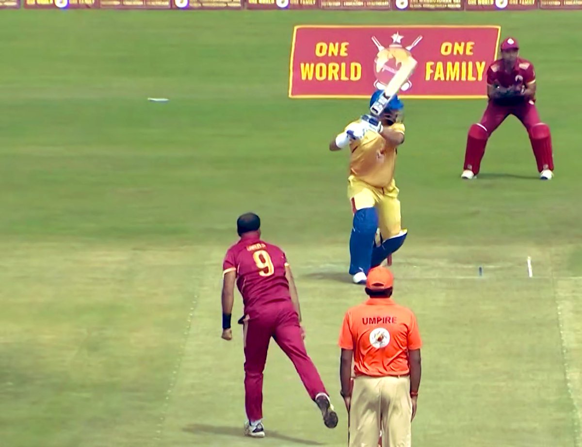 YuviWorld's tweet photo. Some snaps of @YUVSTRONG12 from yesterday’s game in One World One Family Cup!

Can you see those bat flows!
Those are taking us back in our good old days 😍🤩

Pic 2 - my personal most fav.
Yours?

#OWOFCup | #YuvrajSingh | #Yuvi https://t.co/Y6MAt5cTfu