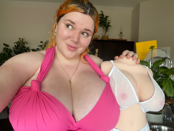 Watch Chaos Emerald's leaked NSFW photo on TwXstars