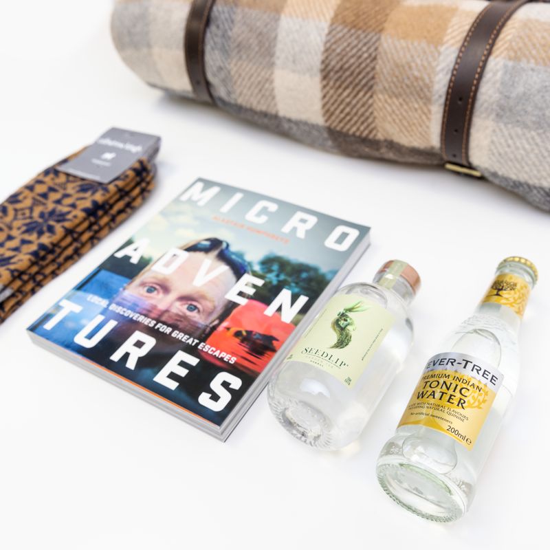 GildedBeeStudio's tweet photo. Our thoughtful gifts for business and events come with tasty ways to celebrate Dry January. Our current go-to’s are #Seedlip's Spice 94 with warm Allspice berries, or their refreshing, herbal, non-alcoholic gin. 😋 Just get in touch to find out more hello@gildedbee.co.uk https://t.co/0uM0PjFZNz
