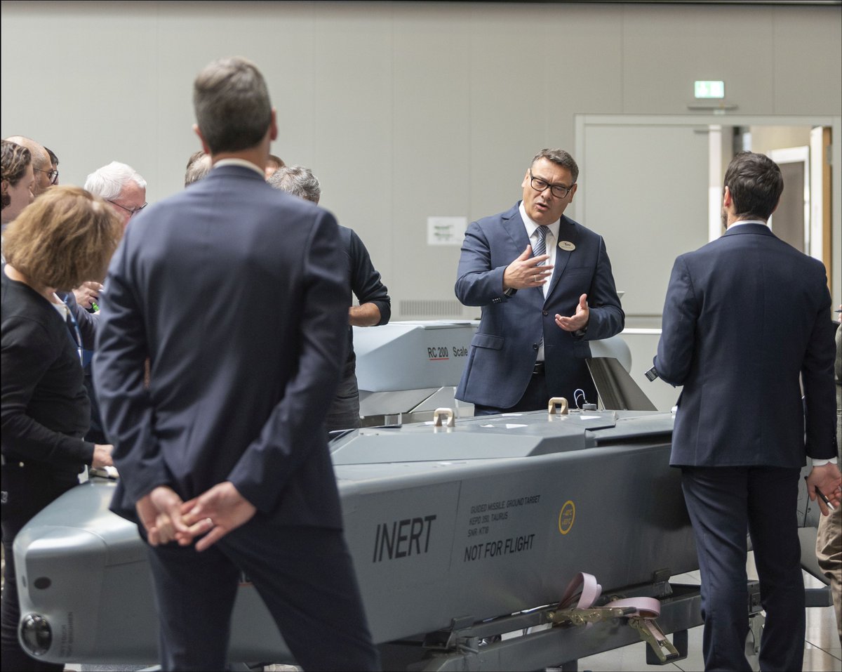 Joachim Knopf, Geschäftsführer Taurus Systems GmbH: „Sowohl die #Taurus Neuproduktion, die Plattformintegration als auch die Überholung der Bestände können wir kurzfristig anschieben. Voraussetzung ist die Beauftragung durch den Kunden.“