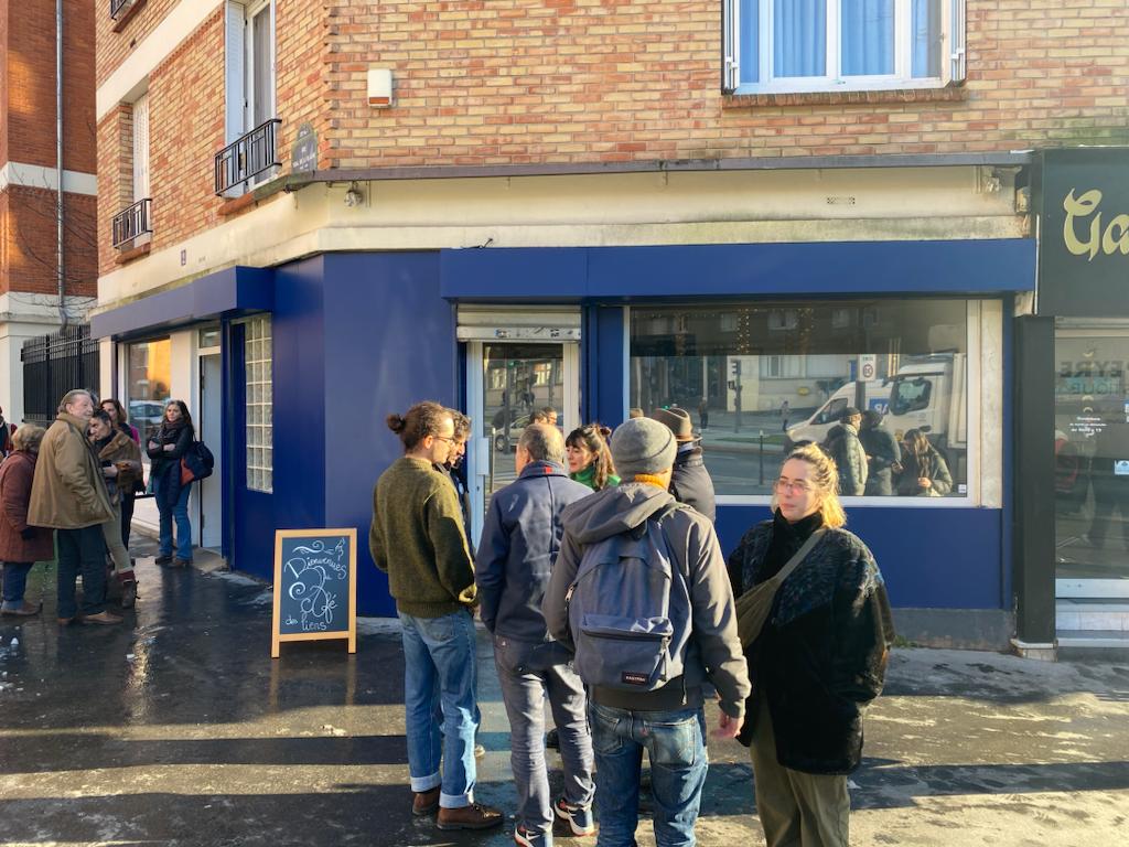 pariscommerces's tweet photo. - ÉVÉNEMENT -
À l'inauguration du Café des Liens, un lieu dédié aux personnes de + de 60 ans. Propose des permanences sociales, des activités collectives &amp; un accueil café

Initiative de @La_Cie_Du_20e asso créée dans le cadre du projet @tzcld20

📍72 bd Mortier #Paris20 @_RIVP_ https://t.co/aD9f24lbwg