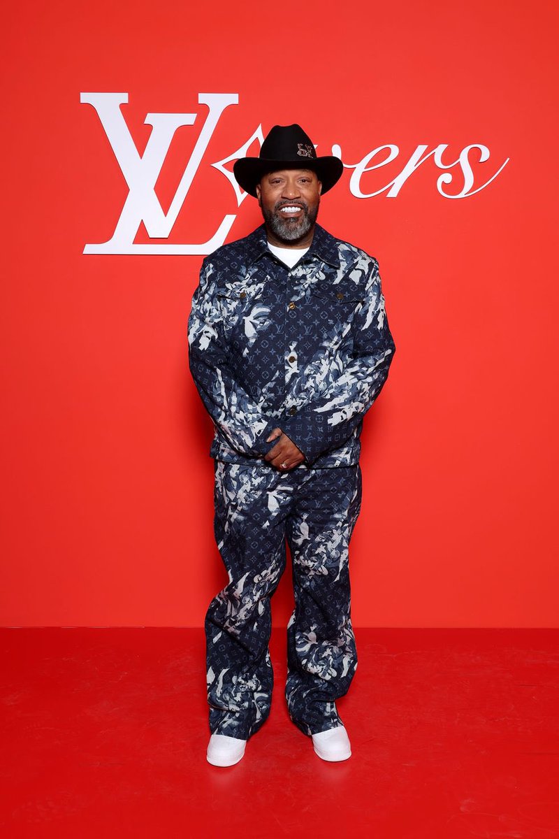 .<a href="/BunBTrillOG/">BunB.eth</a> at the <a href="/LouisVuitton/">Louis Vuitton</a> Men’s by <a href="/Pharrell/">Pharrell Williams</a> #FW24 Paris show.