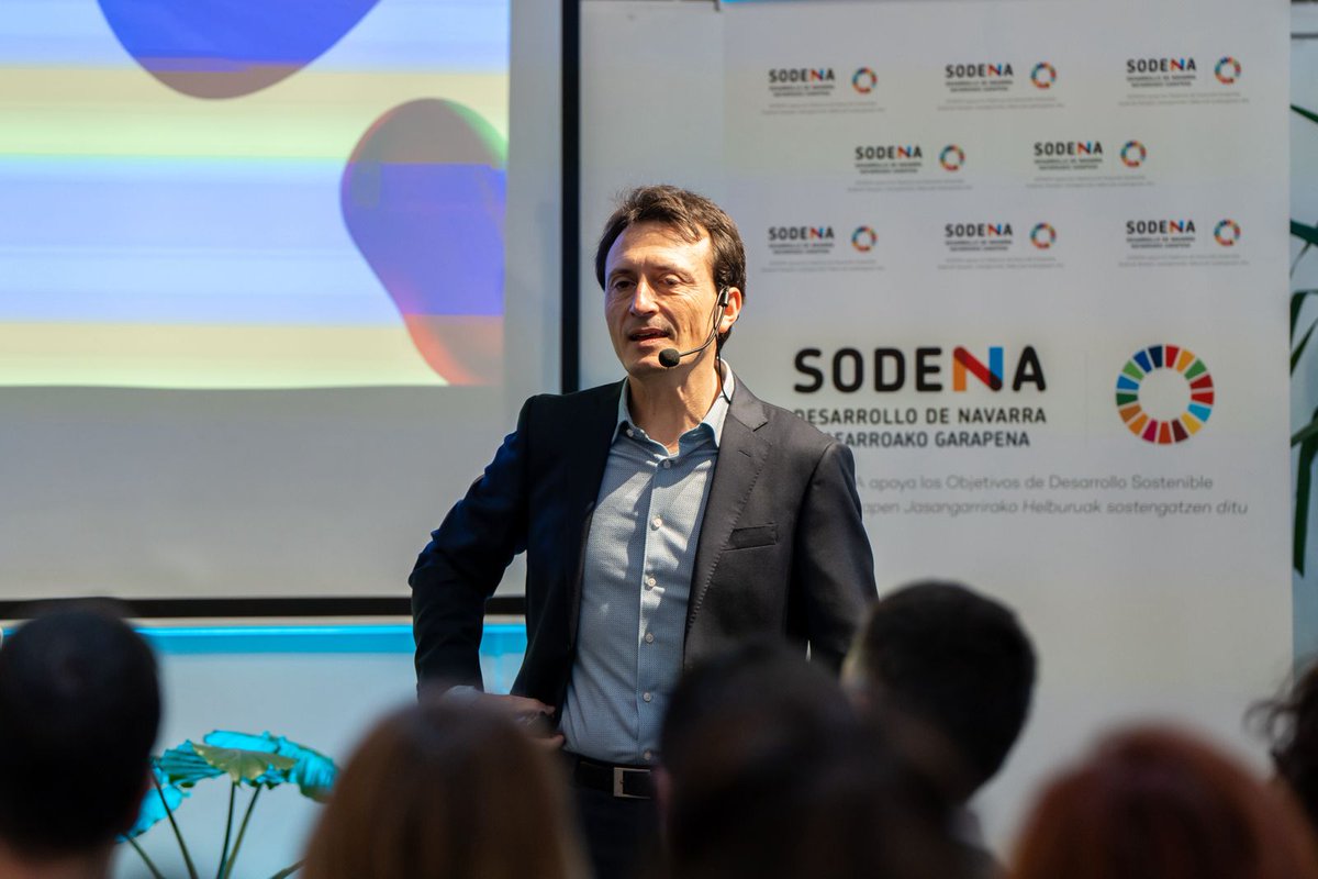 Plantea tres tipos de estrategias:

1️⃣De carácter "preventivo", tienen que ver con el rediseño del puesto de trabajo.

2️⃣Las de "promoción" vinculadas al desarrollo de acciones formativas de los líderes y la acreditación de trabajadores.

3️⃣Las de "ayuda" con el establecimiento.