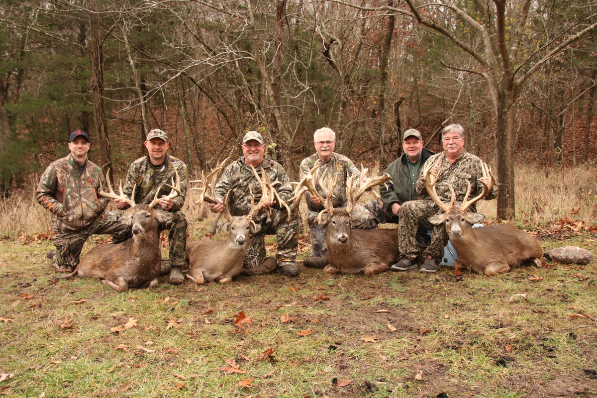 Are you looking for the best place to bring your group of hunting buddies?

#livingourbestlife #oakcreekexperience #huntofalifetime #oakcreekgiants