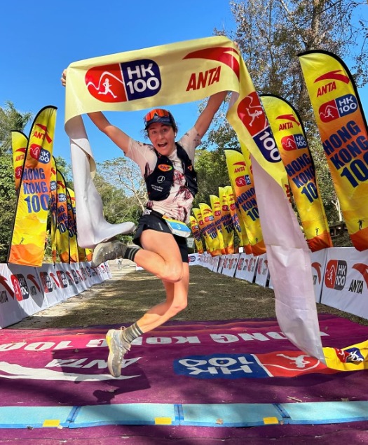 👑 @NuriaPicas finalitza tercera en els 56 quilòmetres de la Hong Kong 100, primera prova del @worldtrailmajrs 2024 Bon inici de temporada!