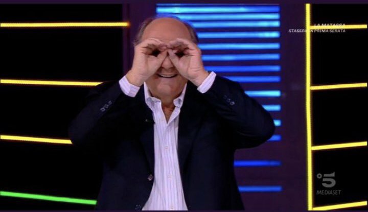 queenofVDM's tweet photo. le uscite di Tinì: #uominiedonne https://t.co/2hFsPWDDst