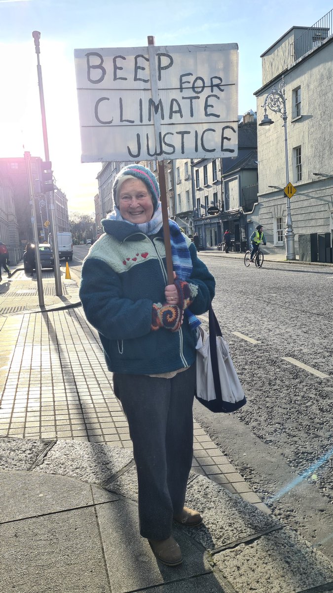 Jane Mellett (@janemellett) on Twitter photo Week 267 for #FridaysforFuture #Dublin on a chilly afternoon #ClimateActionNow <a href="/GretaThunberg/">Greta Thunberg</a> #Laudatosi Week 267 for #FridaysforFuture #Dublin on a chilly afternoon #ClimateActionNow <a href="/GretaThunberg/">Greta Thunberg</a> #Laudatosi