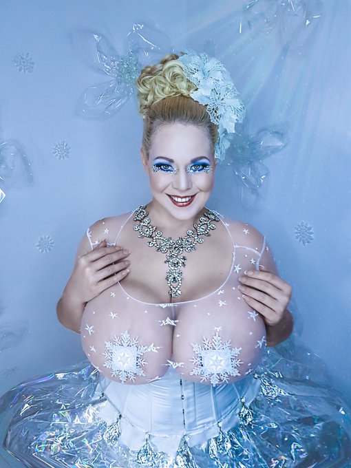 Winter Wonderland Queen wish you a fantastic weekend and say thank you for your support all the time