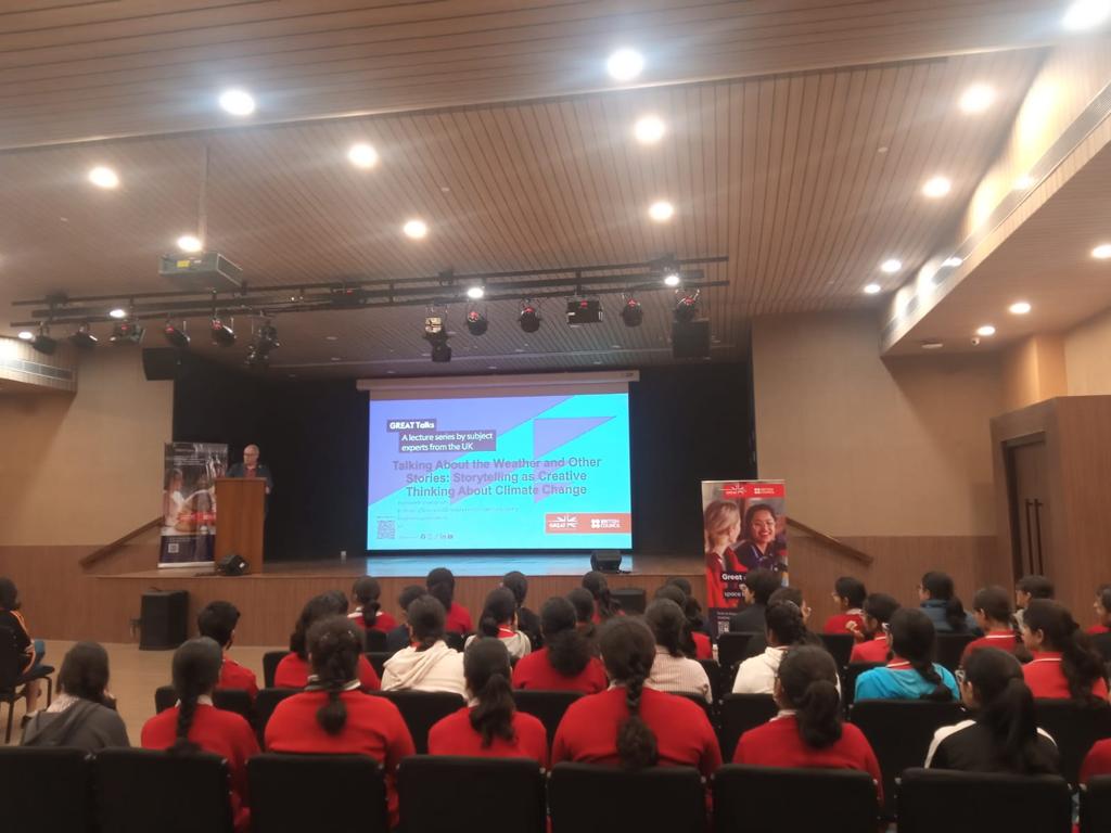 inBritish's tweet photo. Our #GREATTalks ๐๏ธbrought the brilliance of UK expertise to students across India! From AI to storytelling, a diverse range of experts shared insights, building bridges between the UK and India! ๐๐๐ฌ๐ง
๐ Catch a glimpse of recent sessions in Kerala and Kolkata! #StudyUK #HE https://t.co/YM8LKQ2FZy