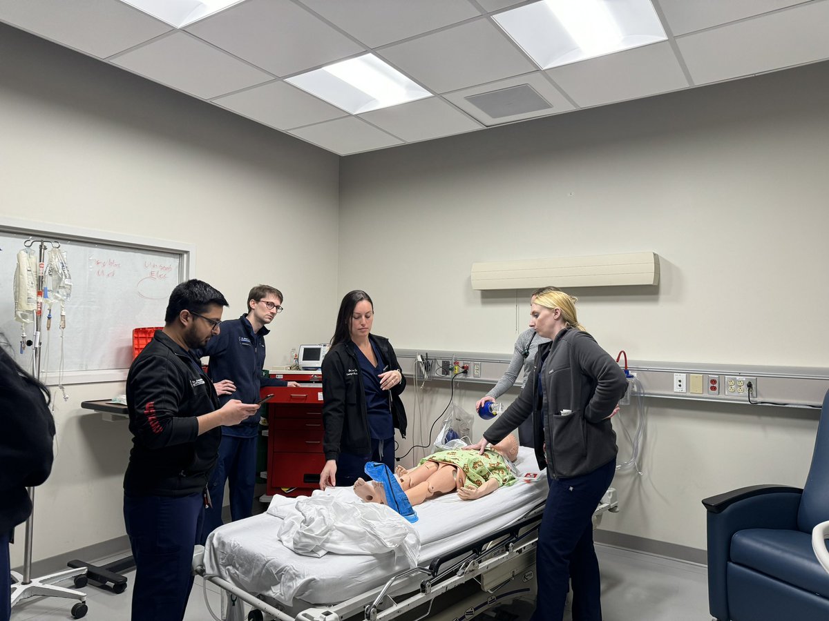 ersimulationdoc's tweet photo. Sim was bussin’ this week. @StJoesEM going through neonatal and pediatric resuscitation. #Simulation #emergencymedicine https://t.co/hOMc3diUCV