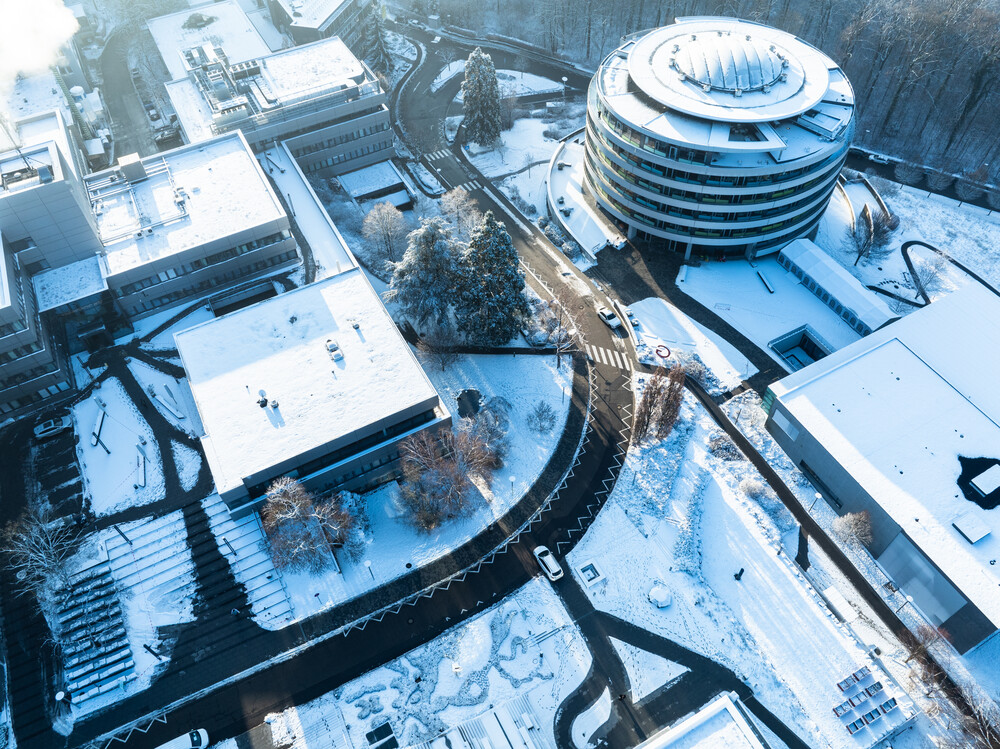 EMBLHeidelberg's tweet photo. The @EMBL Heidelberg campus has been covered in snow! ❄️

Enjoy these aerial shots by our photographer Kinga Lubowiecka 📸 https://t.co/WKenHMLUwG