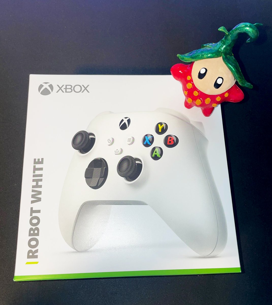 Morberry wants to do a Friday giveaway🍓

For a chance to win an <a href="/Xbox/">Xbox</a>🤖robot white wireless controller you must:

✅Follow <a href="/Towerborne/">Towerborne</a> 
✅Like ❤️this post
✅Retweet this post
✅Tag friends you want to play <a href="/Towerborne/">Towerborne</a> with🤝
A random winner will be selected next week!
